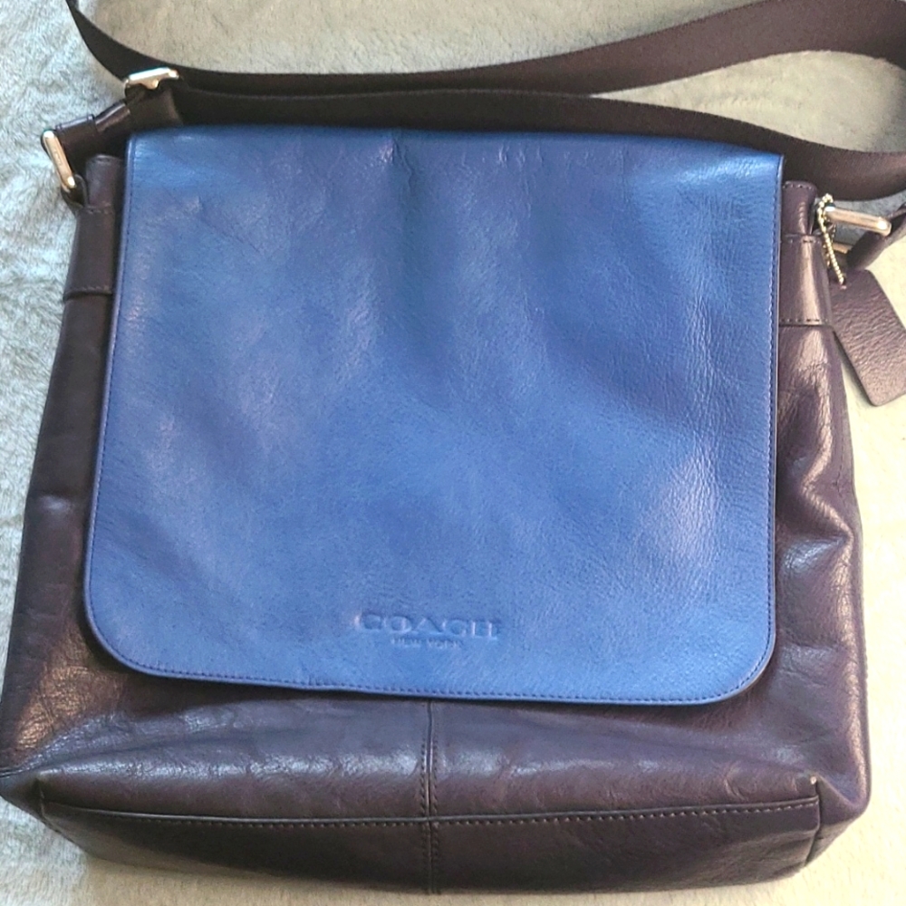Coach Mens Messenger Bag Blue And Black. Gem